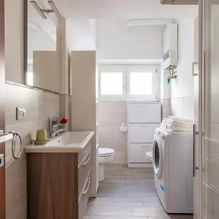 La Casa Dei Balocchi - 200 M Dalla Metro Bologna Apartment *