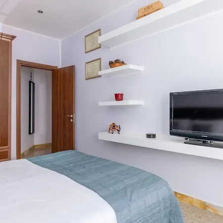 Apartment La Casa Dei Balocchi - 200 M Dalla Metro Bologna Rome