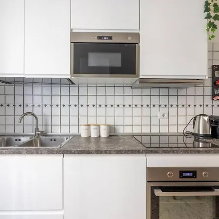 La Casa Dei Balocchi - 200 M Dalla Metro Bologna Apartment Rome